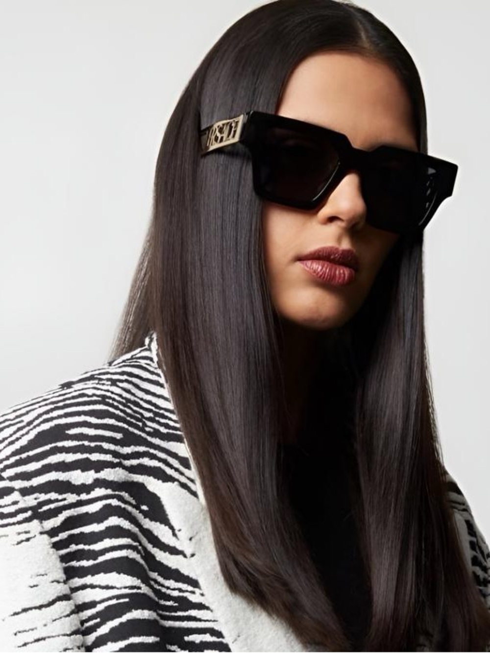 VERSACE VE4431 GB1/87 BLACK-DARK GREY LENS WOMEN'S SUNGLASSES AUTHENTIC 50MM
